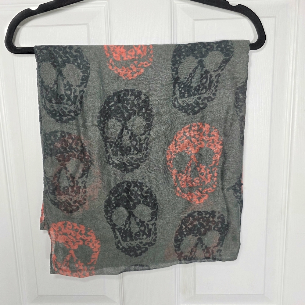 Skull Skarf Gray, Black And Coral Pink Skull Pattern Lightweeight Infinity Scarf